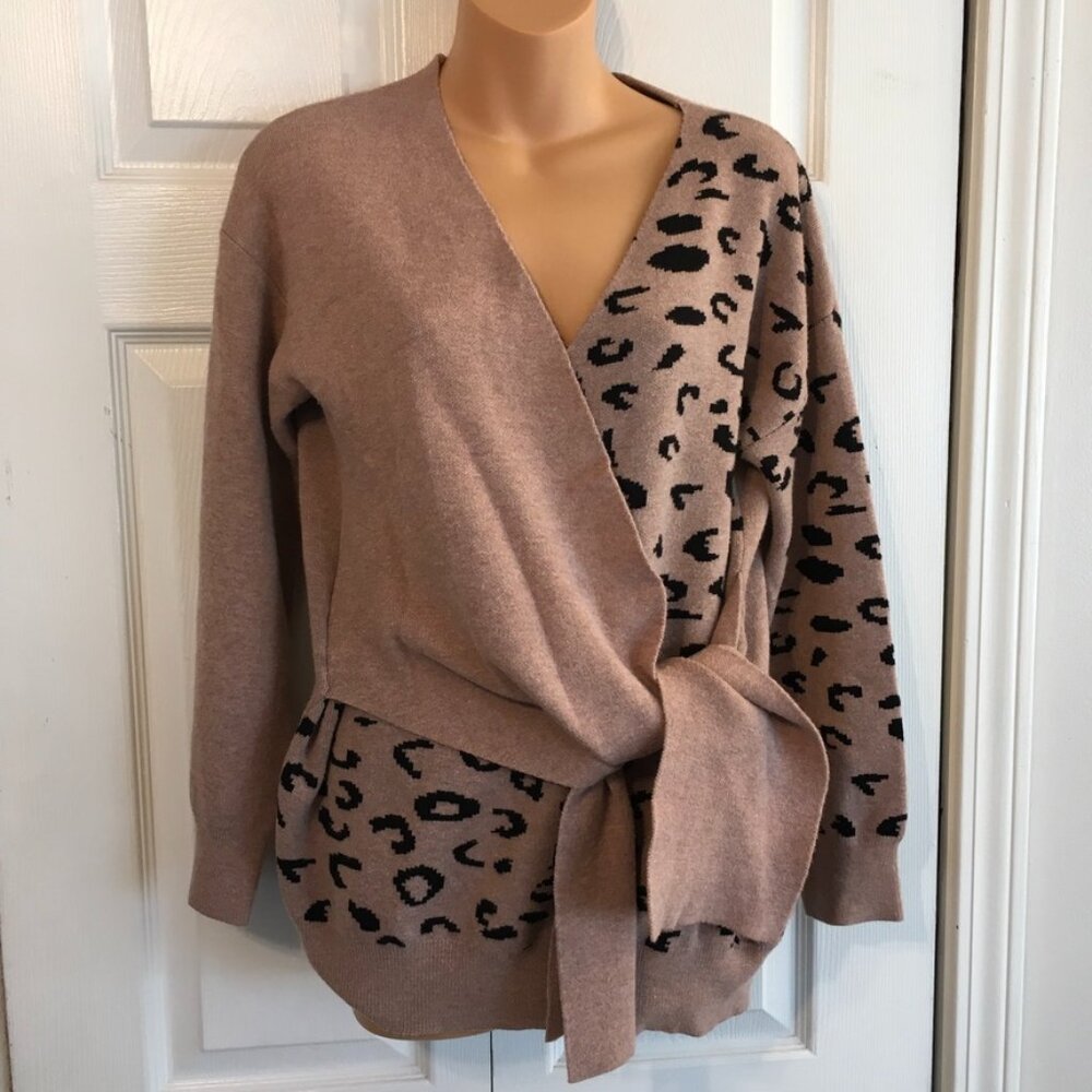 Entro Women's Leopard Print Wrap Sweater Sz S - Picture 2 of 6